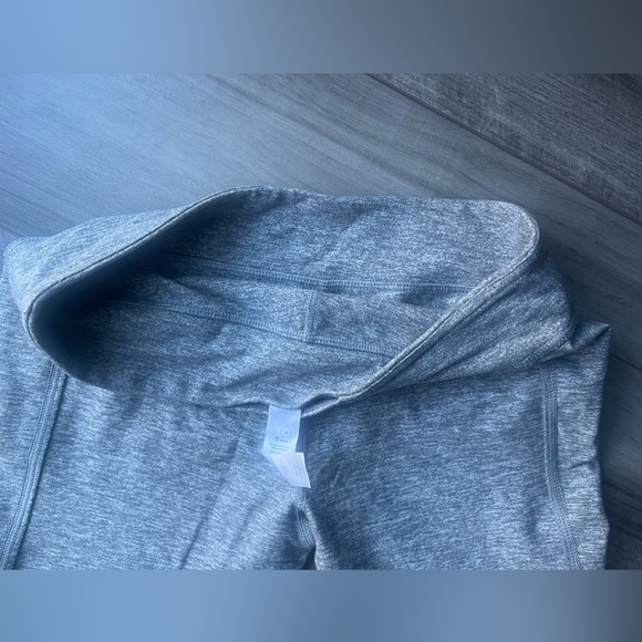 Ivivva ruched side leggings, heathered grey size 14 - Picture 3 of 5